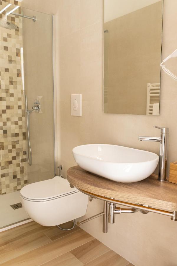 Antonio Busco Rooms Turi Exterior foto