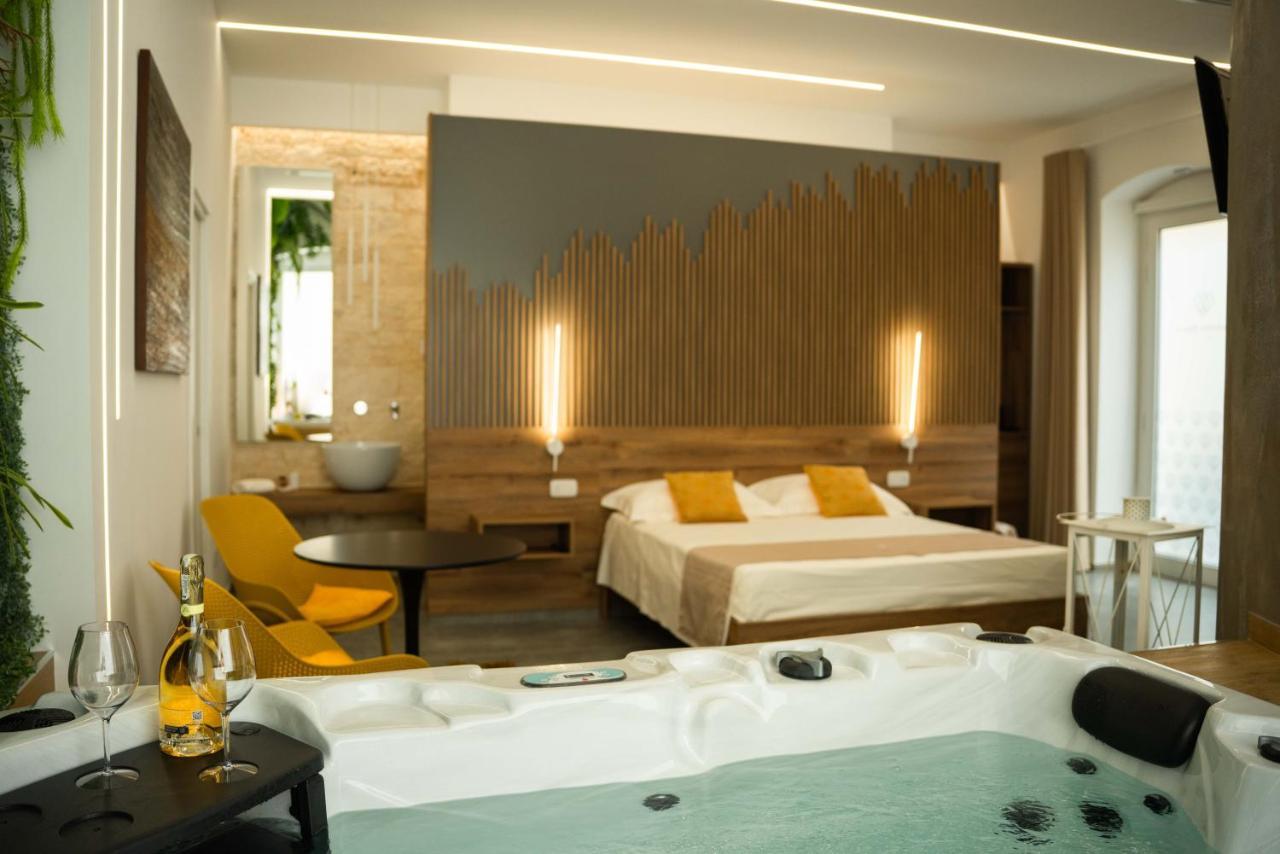 Antonio Busco Rooms Turi Exterior foto